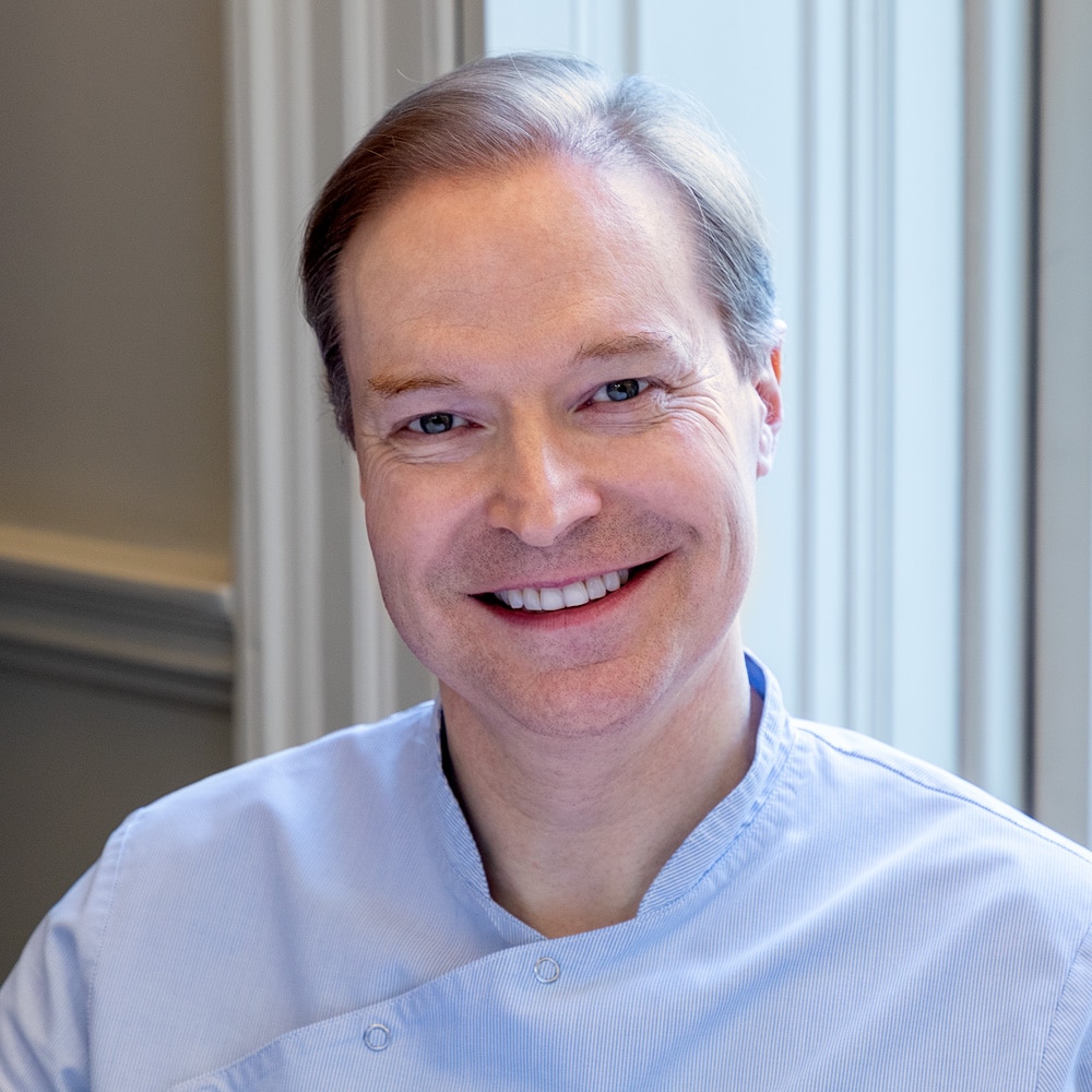 Matthew Garrett Specialist in Restorative Dentistry, Prosthodontics, Endodontics & Periodontics