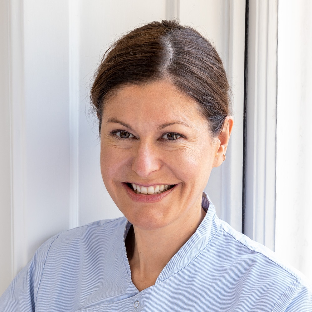 Specialist in Periodontics and Dental Implant Surgeon Fiona MacKillop