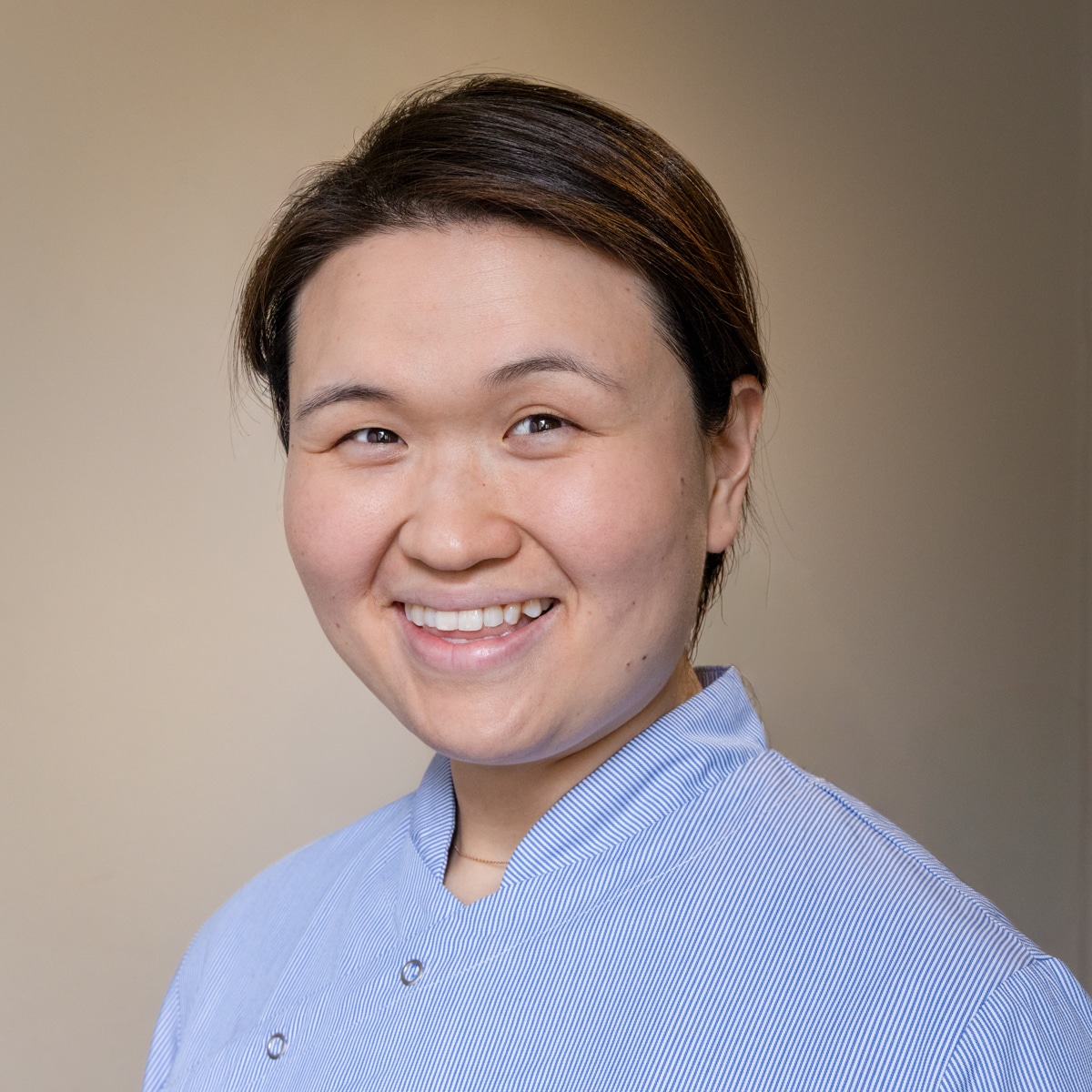 Shu Ker 17 Shu Ker, Specialist in Periodontics, Gum Health and Implant Maintenance
